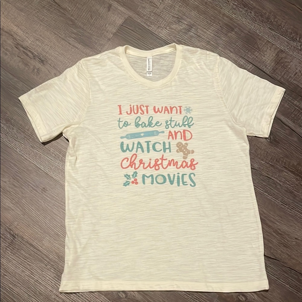 Bella Canvas thin Cream Graphic T-Shirt with Christmas Print size large